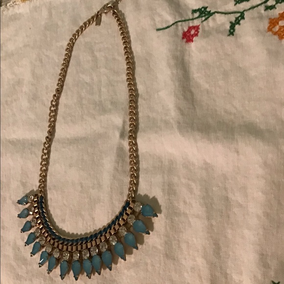 Necklace and earrings - Picture 4 of 8